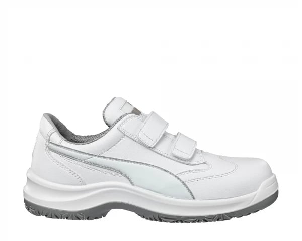 pics/Puma/White n Service/puma-640642-absolut-low-white-service-saftey-boot-s2-src-front.jpg